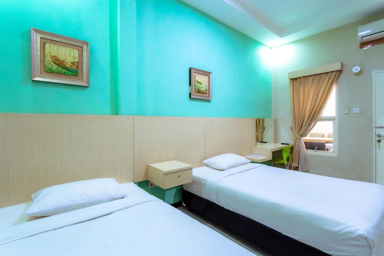 Ardhya Guesthouse Syariah By Ecommerceloka Sidoarjo Exterior photo